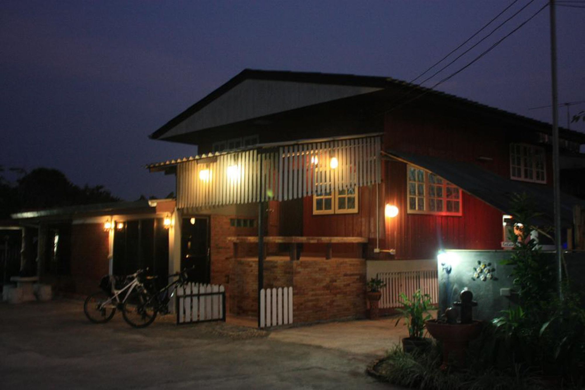 Sole & Luna Restaurant And Homestay Chiang Mai Exterior foto